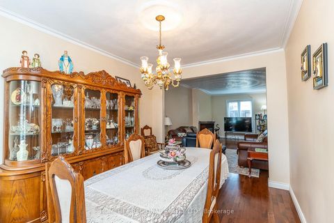 Photo 7 at 110 Grace Street, Bellwoods, Toronto