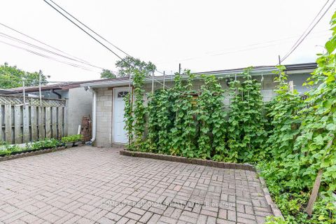 Photo 32 at 110 Grace Street, Bellwoods, Toronto