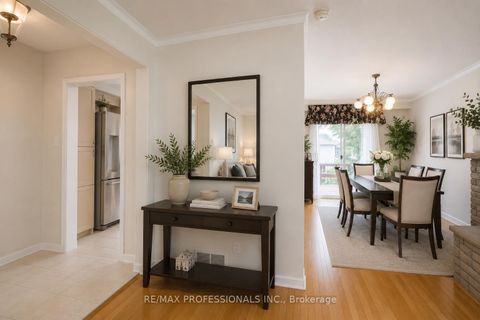 Photo 6 at 48 Dalegrove Crescent, West Deane, Toronto