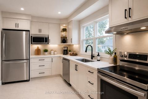 Photo 14 at 48 Dalegrove Crescent, West Deane, Toronto