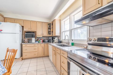 Photo 15 at 48 Dalegrove Crescent, West Deane, Toronto