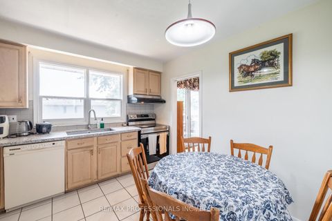 Photo 18 at 48 Dalegrove Crescent, West Deane, Toronto