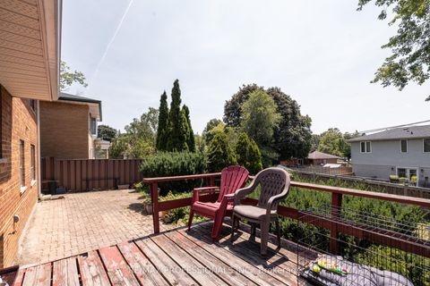 Photo 21 at 48 Dalegrove Crescent, West Deane, Toronto