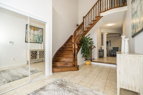 Photo 5 at 120 Golden Orchard Road, Patterson, Vaughan