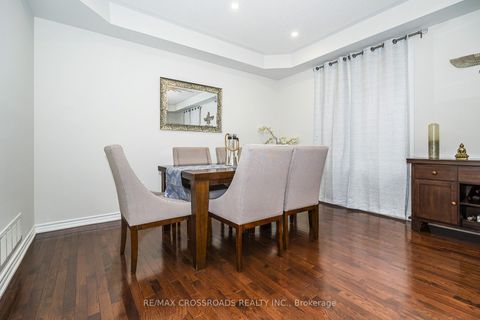 Photo 10 at 120 Golden Orchard Road, Patterson, Vaughan