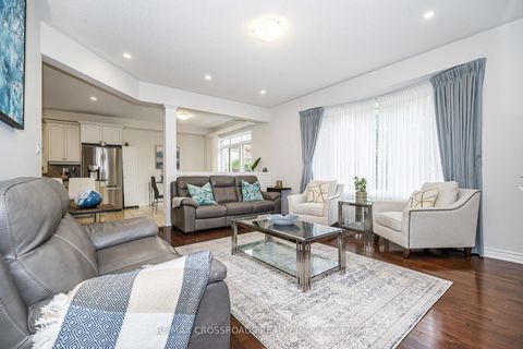 Photo 19 at 120 Golden Orchard Road, Patterson, Vaughan