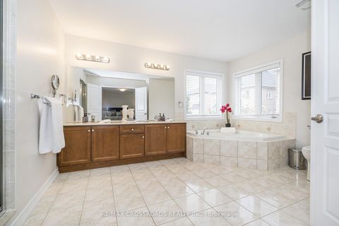 Photo 34 at 120 Golden Orchard Road, Patterson, Vaughan