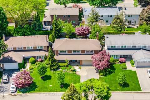 Photo 1 at 16 Cherry Post Crescent, Markland Wood, Toronto