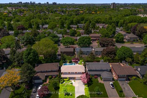Photo 2 at 16 Cherry Post Crescent, Markland Wood, Toronto