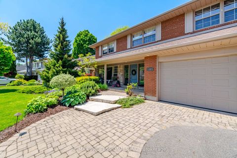 Photo 3 at 16 Cherry Post Crescent, Markland Wood, Toronto