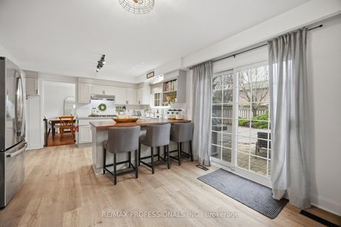 Photo 13 at 16 Cherry Post Crescent, Markland Wood, Toronto