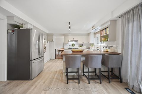 Photo 14 at 16 Cherry Post Crescent, Markland Wood, Toronto
