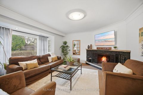 Photo 19 at 16 Cherry Post Crescent, Markland Wood, Toronto