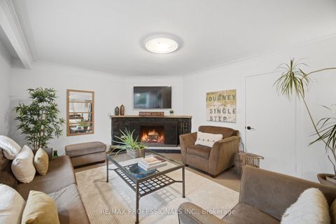 Photo 20 at 16 Cherry Post Crescent, Markland Wood, Toronto