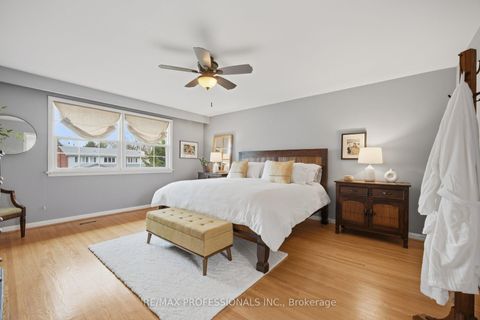 Photo 25 at 16 Cherry Post Crescent, Markland Wood, Toronto