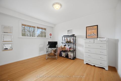 Photo 31 at 16 Cherry Post Crescent, Markland Wood, Toronto