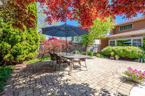 Photo 43 at 16 Cherry Post Crescent, Markland Wood, Toronto