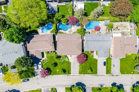 Photo 46 at 16 Cherry Post Crescent, Markland Wood, Toronto