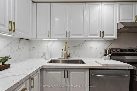 Photo 10 at 723 - 5233 Dundas Street W, City Centre West, Toronto