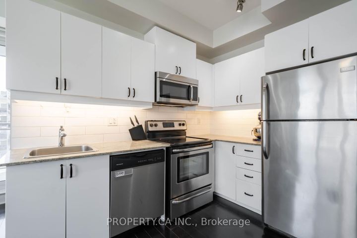 Photo 10 at 516 - 17 Kenaston Gardens, Bayview Village, Toronto