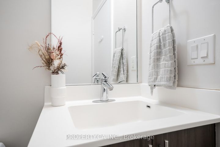 Photo 17 at 516 - 17 Kenaston Gardens, Bayview Village, Toronto