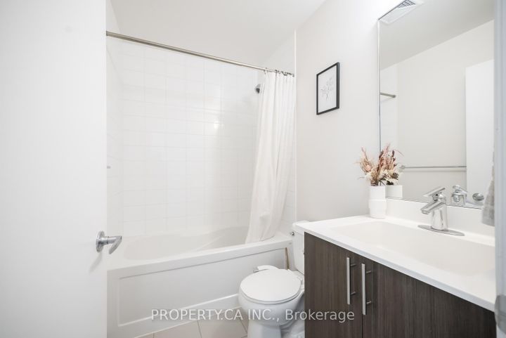 Photo 20 at 516 - 17 Kenaston Gardens, Bayview Village, Toronto