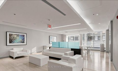Photo 5 at 607 - 126 Simcoe Street, Waterfront Communities C1, Toronto