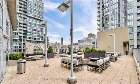 Photo 11 at 607 - 126 Simcoe Street, Waterfront Communities C1, Toronto