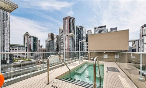 Photo 12 at 607 - 126 Simcoe Street, Waterfront Communities C1, Toronto