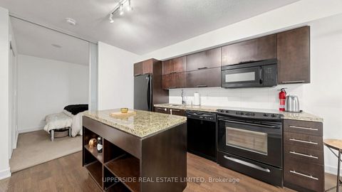 Photo 17 at 607 - 126 Simcoe Street, Waterfront Communities C1, Toronto