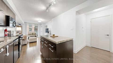Photo 19 at 607 - 126 Simcoe Street, Waterfront Communities C1, Toronto