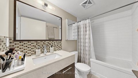 Photo 30 at 607 - 126 Simcoe Street, Waterfront Communities C1, Toronto