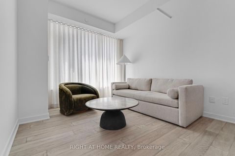 Photo 10 at 2113 - 11 Yorkville Avenue, Annex, Toronto