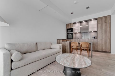 Photo 11 at 2113 - 11 Yorkville Avenue, Annex, Toronto