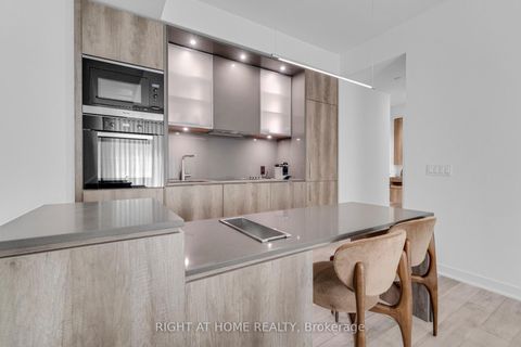 Photo 13 at 2113 - 11 Yorkville Avenue, Annex, Toronto