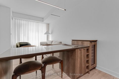 Photo 15 at 2113 - 11 Yorkville Avenue, Annex, Toronto