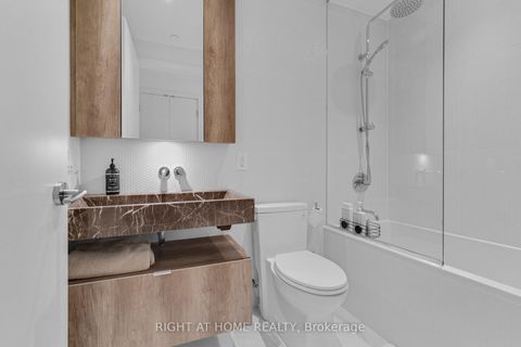 Photo 19 at 2113 - 11 Yorkville Avenue, Annex, Toronto