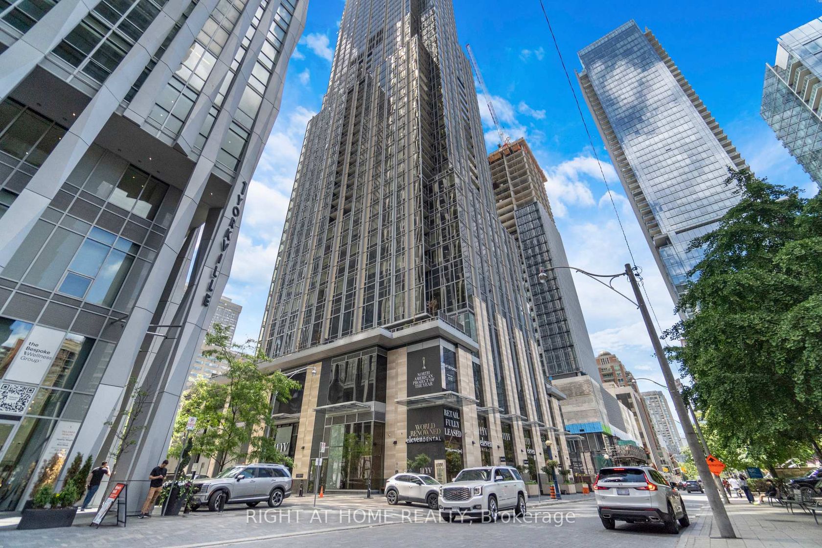 2113 - 11 Yorkville Avenue, Annex, Toronto 