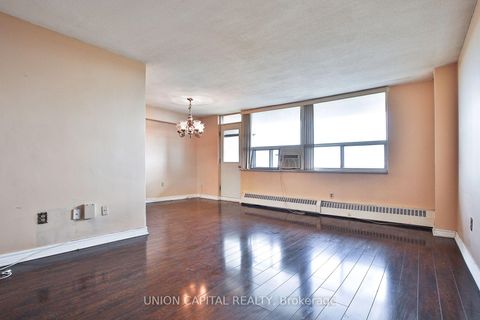 Photo 4 at 711 - 5 Frith Road, Jane Heights, Toronto