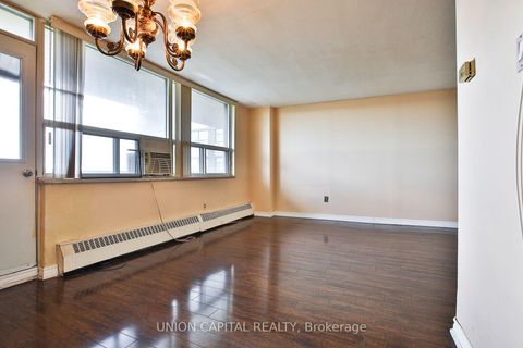 Photo 6 at 711 - 5 Frith Road, Jane Heights, Toronto