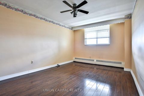 Photo 12 at 711 - 5 Frith Road, Jane Heights, Toronto