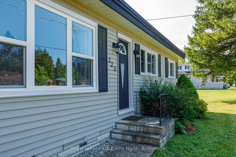 Photo 3 at 225 Cherry Street, Stayner, Clearview