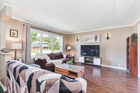 Photo 7 at 225 Cherry Street, Stayner, Clearview