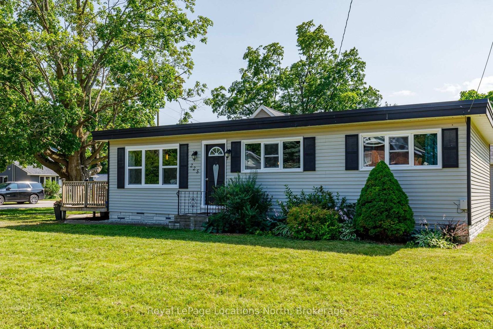 225 Cherry Street, Stayner, Clearview photo number 2