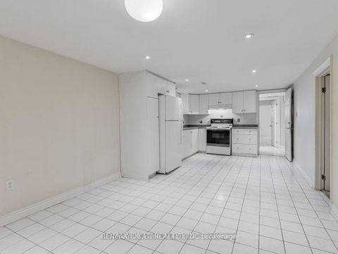 Photo 11 at 387 Crosby Avenue, Crosby, Richmond Hill