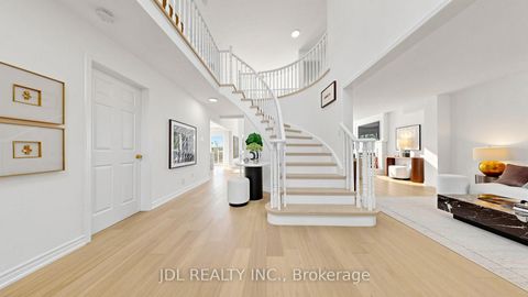 Photo 3 at 36 Chartwell Crescent, Keswick North, Georgina