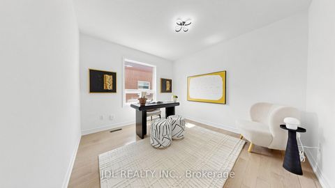 Photo 12 at 36 Chartwell Crescent, Keswick North, Georgina