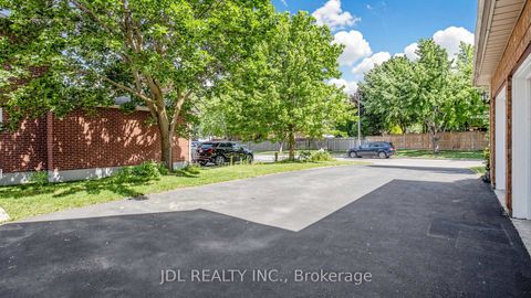 Photo 32 at 36 Chartwell Crescent, Keswick North, Georgina
