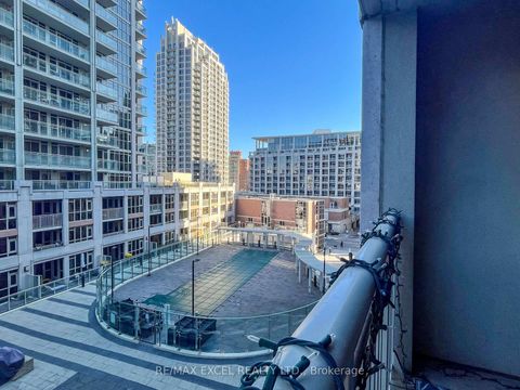 Photo 4 at 720 - 35 Bastion Street, Niagara, Toronto