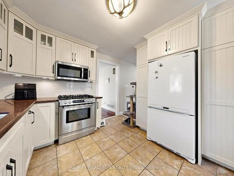 Photo 9 at 4 Lyons Lane, Historic Lakeshore Communities, Georgina
